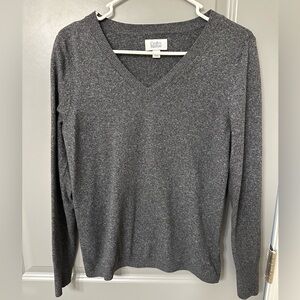 Croft and Barrow V neck sweater Grey size S